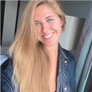 Doy clases a niños y me adapto a su ritmo de trabajo. Soy una persona muy alegre y paciente. Me podría adaptar a otra materias como, inglés, euskera